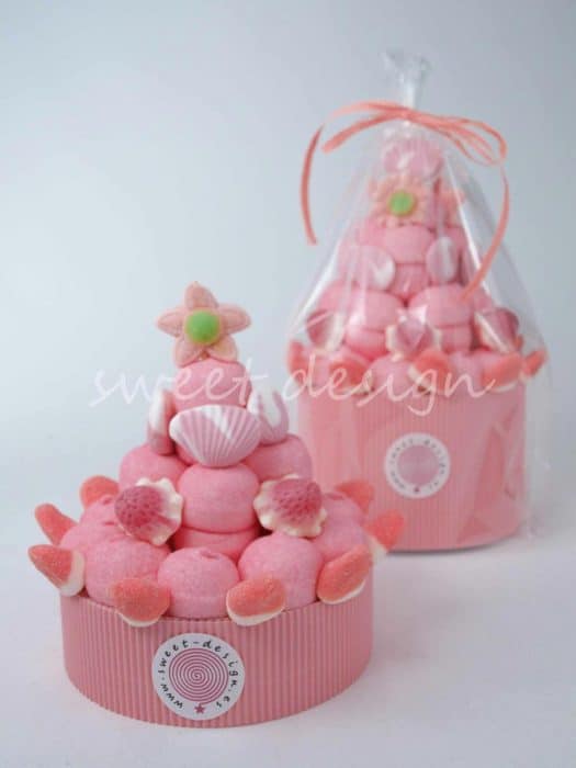 Tarta de chuches color rosa