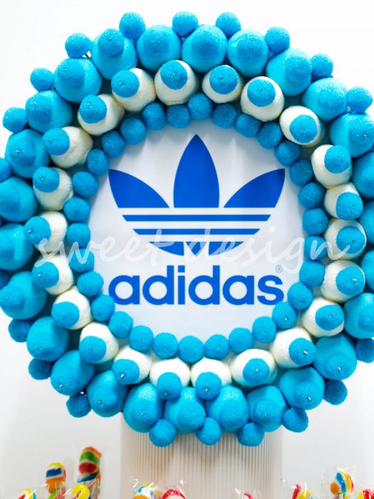 Logo de Adidas de chuche para evneto corporativo